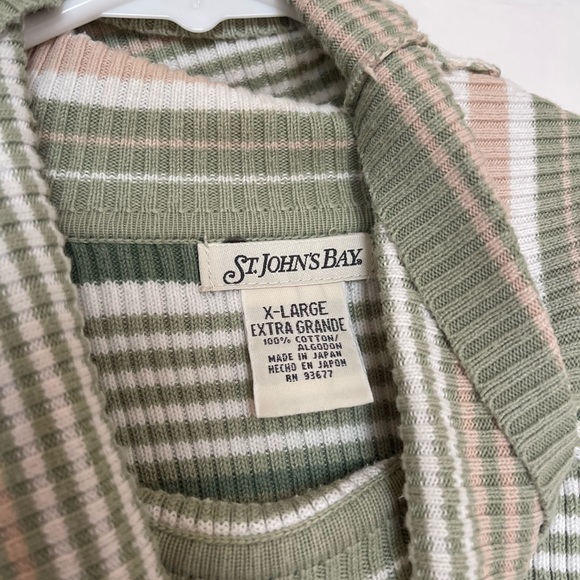 St. John’s Bay Turtleneck - Picture 3 of 3